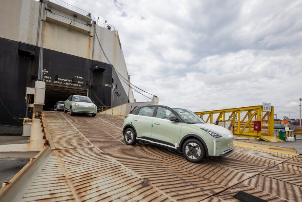 Geely EX2: O Novo Hatch Elétrico que Chega para Rivalizar com o Dolphin Mini no Brasil Imagem do artigo