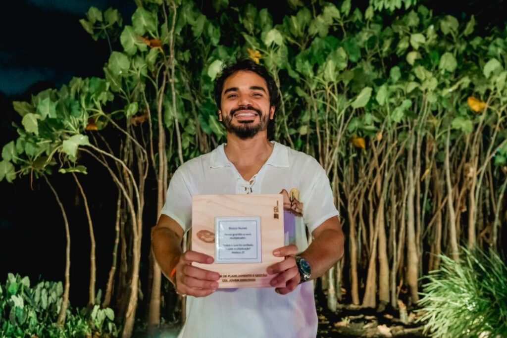 Bosco Nunes é Homenageado pela CDL Jovem Fortaleza em Grande Evento Bosco Nunes é Homenageado pela CDL Jovem Fortaleza em Grande Evento