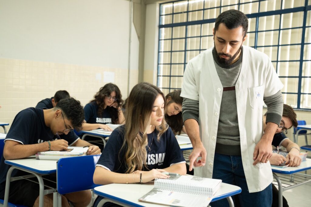 Colégio Salesiano Sorocaba: Ensino Médio Que Forma Cidadãos para a Vida e a Universidade Colégio Salesiano Sorocaba: Ensino Médio Que Forma Cidadãos para a Vida e a Universidade
