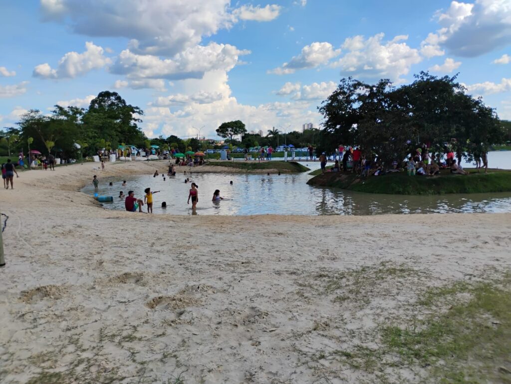Contaminação por E. coli na Água da Prainha do Porto das Águas em Sorocaba: Risco de Hepatite A Contaminação por E. coli na Água da Prainha do Porto das Águas em Sorocaba: Risco de Hepatite A