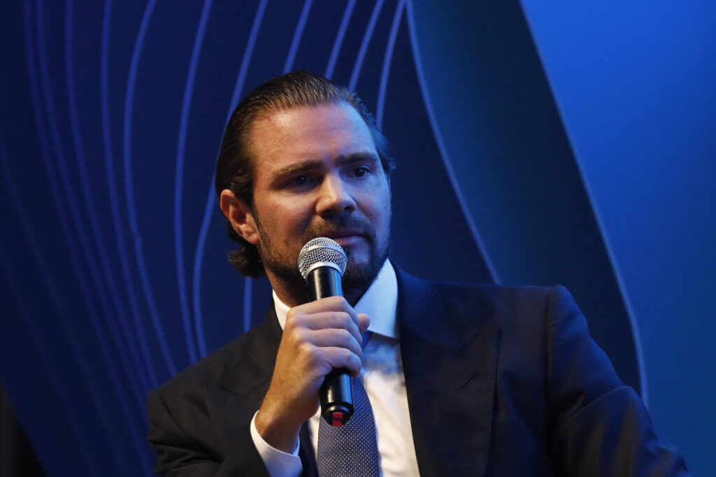 Daniel Vorcaro Afirma à PF que Não Usou Influência Política em Negócios, Apesar de Laços com Partidos Daniel Vorcaro Afirma à PF que Não Usou Influência Política em Negócios, Apesar de Laços com Partido