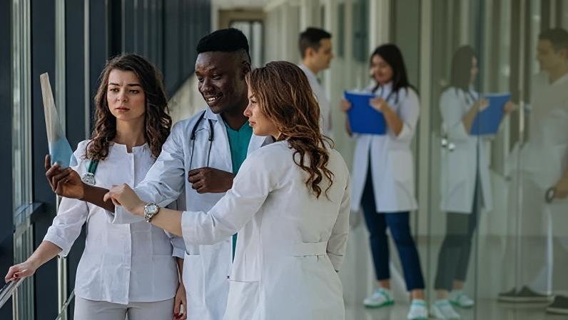 Enamed: Medidas para cursos de medicina com desempenho insatisfatório Enamed: Medidas para cursos de medicina com desempenho insatisfatório