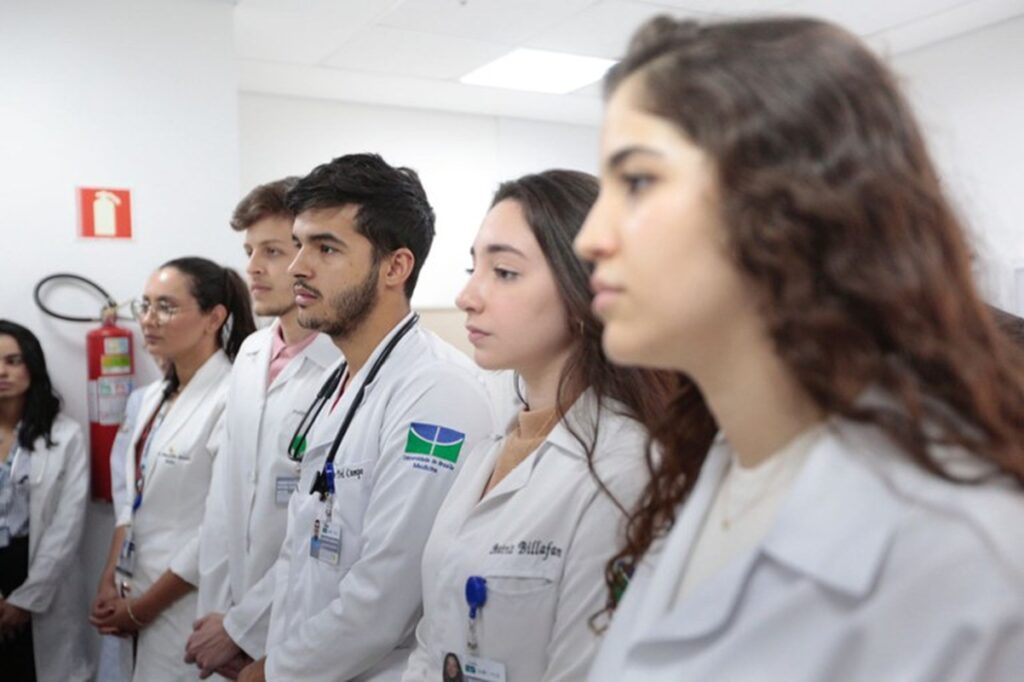 MEC Lança Edital para 1.500 Bolsas do Programa Bolsa Permanência – Oportunidade para Estudantes de Medicina MEC Lança Edital para 1.500 Bolsas do Programa Bolsa Permanência - Oportunidade para Estudantes de M