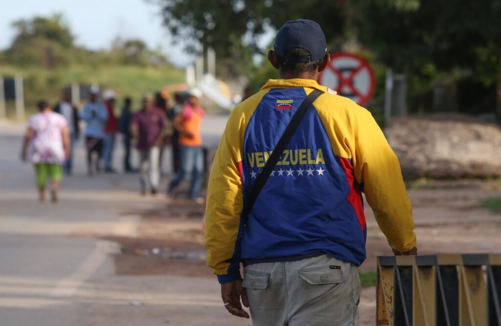 Ministro da Saúde prepara SUS para venezuelanos após ataques dos EUA