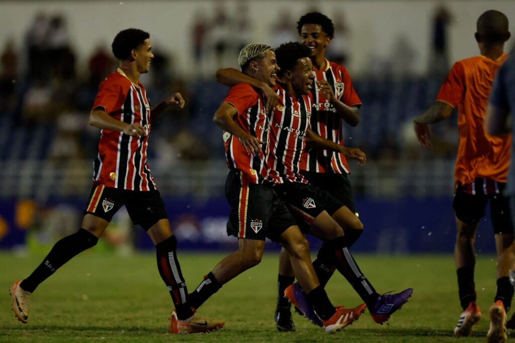 Palmeiras e São Paulo se enfrentam na Copinha nesta terça (13); saiba onde assistir Palmeiras e São Paulo se enfrentam na Copinha nesta terça (13); saiba onde assistir