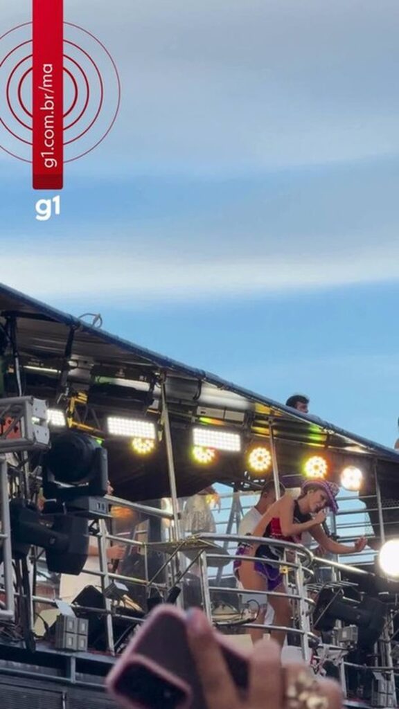 Claudia Leitte Brilha com Look Inspirado na Cultura Maranhense durante o Carnaval de São Luís Imagem do artigo