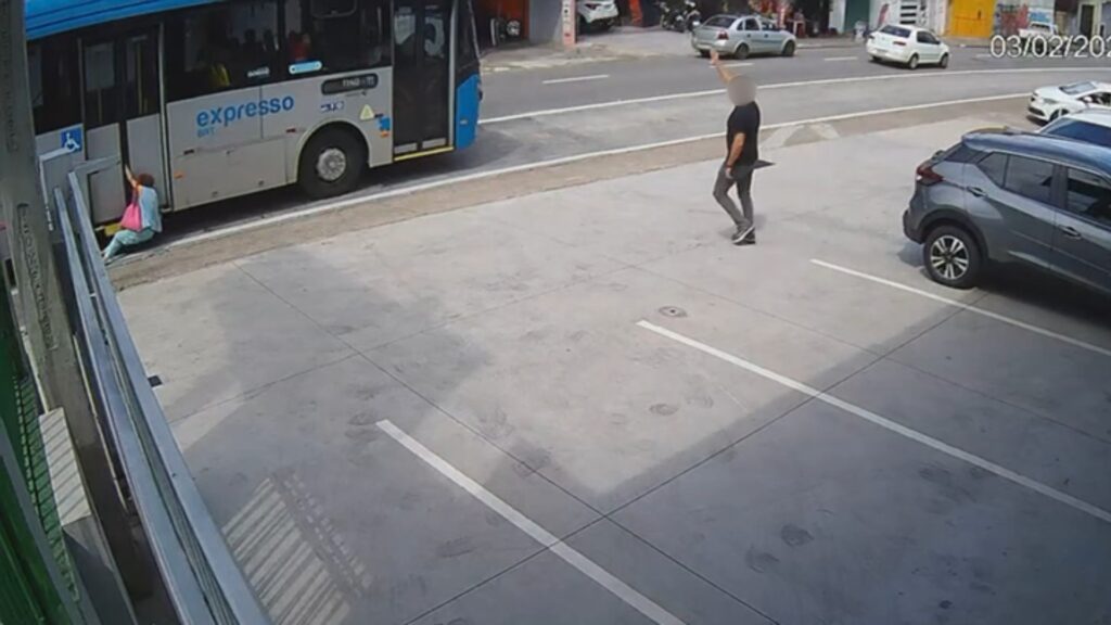 Acidente em Sorocaba: Idosa de 88 anos é arrastada após cair em ônibus Acidente em Sorocaba: Idosa de 88 anos é arrastada após cair em ônibus