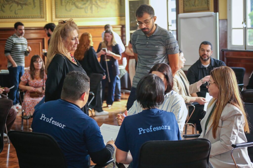 Educadores de SP Participam de Imersão Internacional na Espanha Educadores de SP Participam de Imersão Internacional na Espanha
