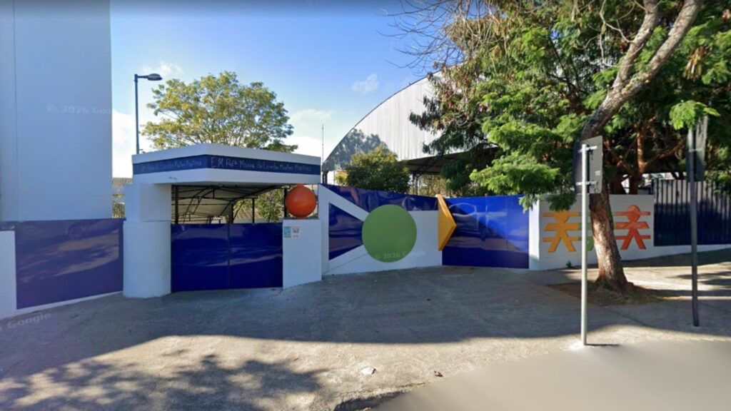 Pais Mobilizam Força-Tarefa para Limpar Escola em Sorocaba e Denunciam Abandono Estrutural Pais Mobilizam Força-Tarefa para Limpar Escola em Sorocaba e Denunciam Abandono Estrutural