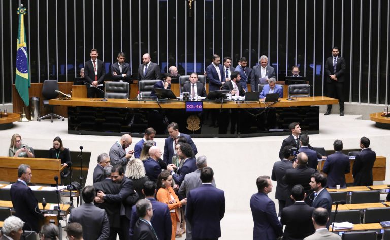 Projeto de Lei Inova Reconhecimento dos Saberes de Servidores Técnicos em Educação Projeto de Lei Inova Reconhecimento dos Saberes de Servidores Técnicos em Educação