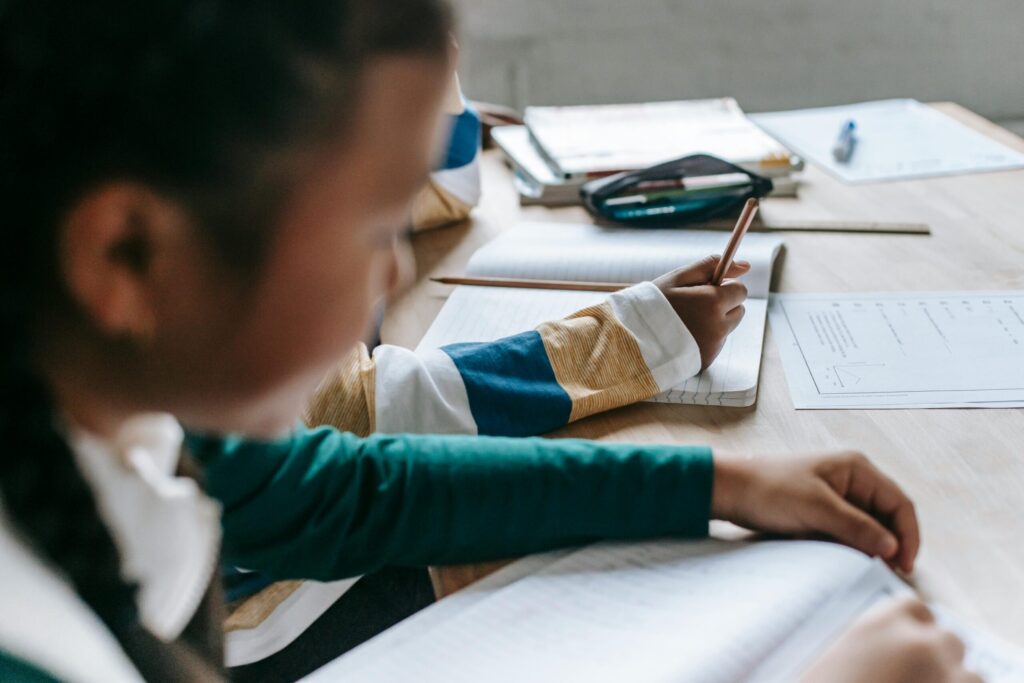 Retorno às Aulas: Mais de 3 Milhões de Estudantes da Rede Estadual de SP Retornam ao Ensino Retorno às Aulas: Mais de 3 Milhões de Estudantes da Rede Estadual de SP Retornam ao Ensino