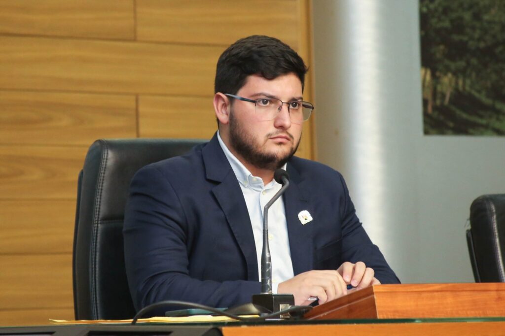 Vereador Vinícius Aith Retorna à Câmara de Sorocaba e Suplente Assume Nova Função Vereador Vinícius Aith Retorna à Câmara de Sorocaba e Suplente Assume Nova Função