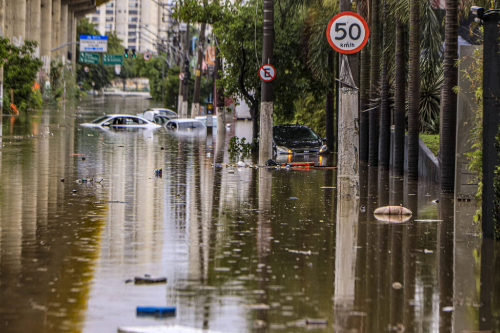 Chuvas Severas em São Paulo: Tragédias e Alagamentos Marcam o Fim de Semana