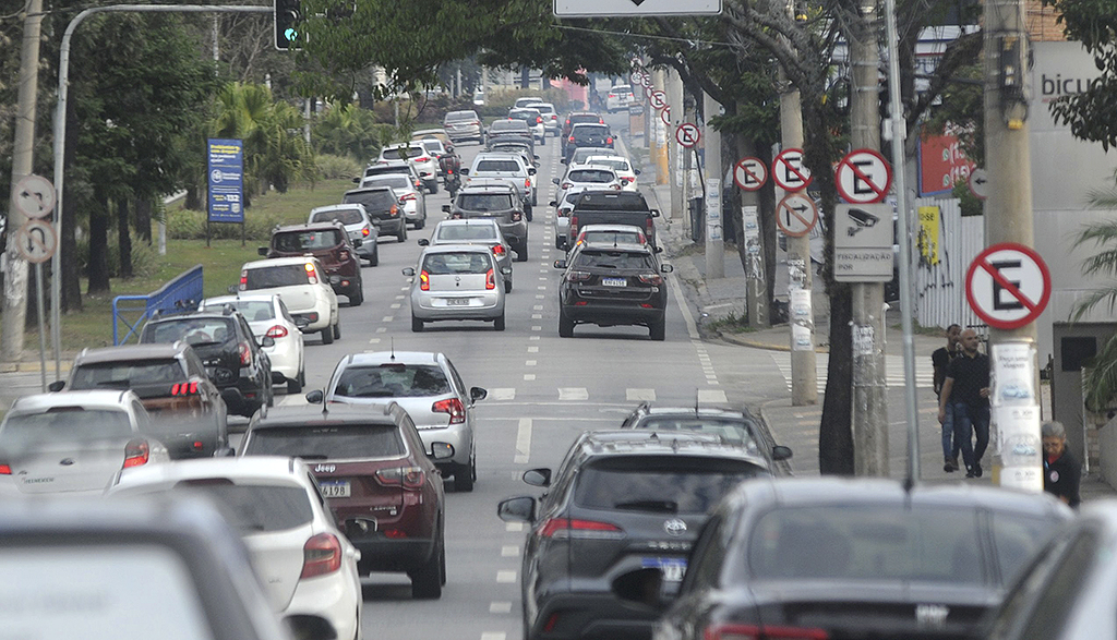 Crescimento da Frota de Sorocaba Supera Campinas e São Paulo, Aumentando os Desafios de Trânsito Crescimento da Frota de Sorocaba Supera Campinas e São Paulo, Aumentando os Desafios de Trânsito