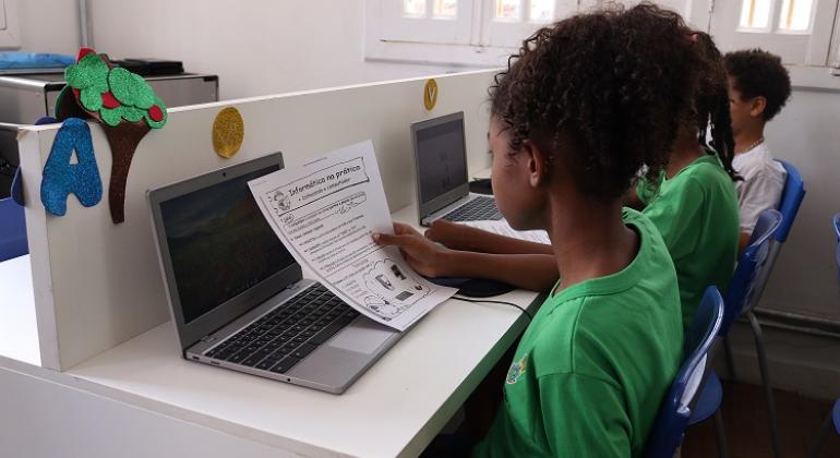 Educação Digital em Belo Horizonte: Iniciativa Inovadora para Estudantes Educação Digital em Belo Horizonte: Iniciativa Inovadora para Estudantes