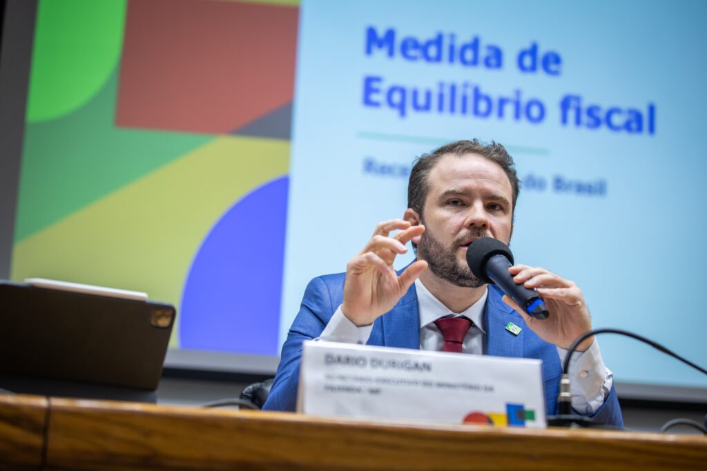 Lula Anuncia Dario Durigan como Novo Ministro da Fazenda em Evento em São Paulo Lula Anuncia Dario Durigan como Novo Ministro da Fazenda em Evento em São Paulo