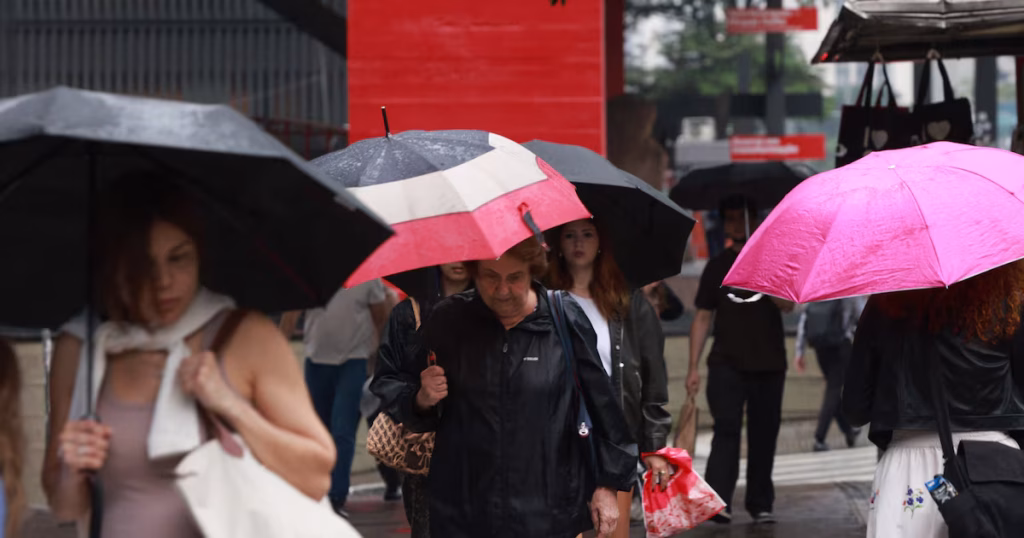 São Paulo em Alerta: Chuvas Intensificam Transtornos e Risco de Alagamentos São Paulo em Alerta: Chuvas Intensificam Transtornos e Risco de Alagamentos