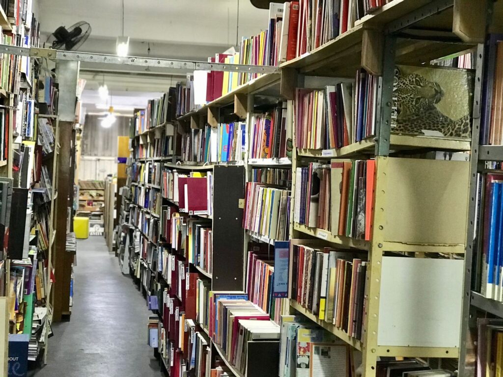 Sebo em Jundiaí: Um Tesouro Cultural com Acervo Inestimável