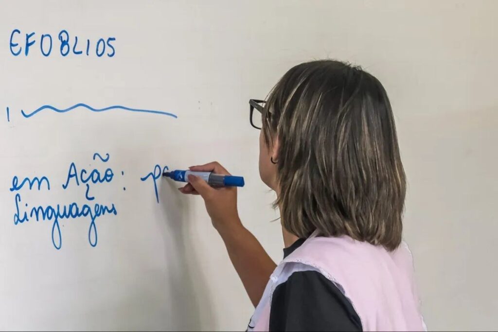 Governo de SP Investirá R$ 23,4 Milhões em Bônus para Educadores da Baixada Santista Governo de SP Investirá R$ 23,4 Milhões em Bônus para Educadores da Baixada Santista
