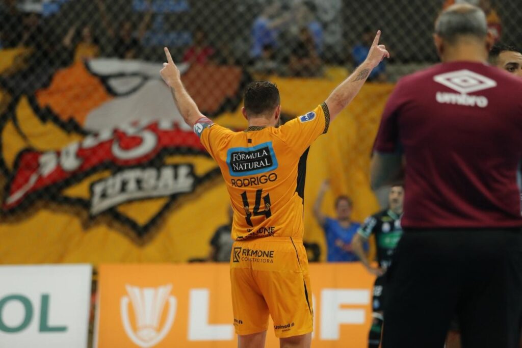 Sorocaba Vira o Jogo e Derrota Marreco com Dois Gols de Rodrigo Capita Sorocaba Vira o Jogo e Derrota Marreco com Dois Gols de Rodrigo Capita