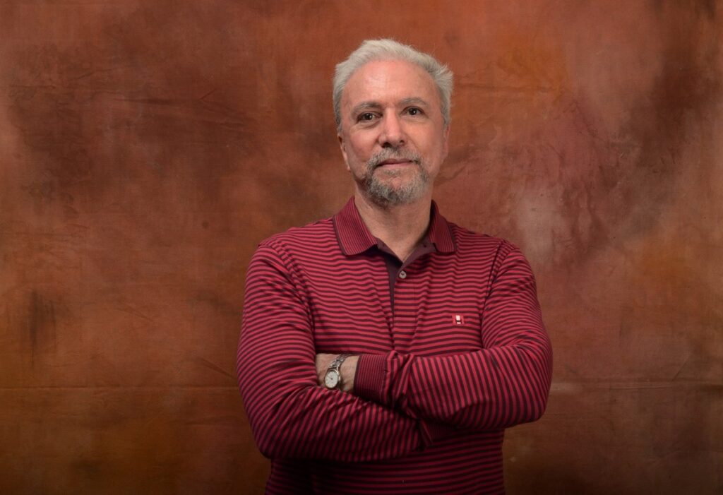 Antonio Carlos Secchin: o retorno à poesia e os recomeços na vida literária