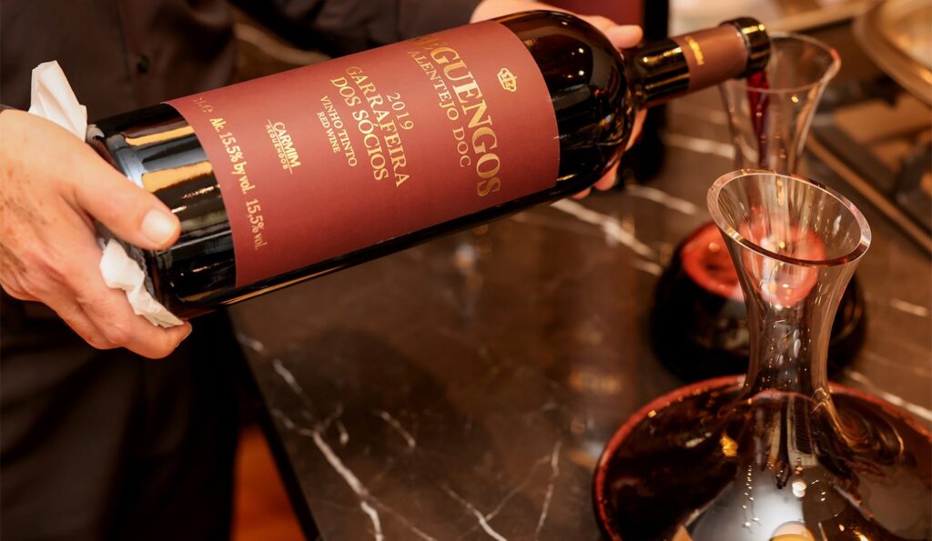 Consumo de Vinho no Brasil Atinge Recorde em 2025, Enquanto Mercado Global Enfrenta Queda Consumo de Vinho no Brasil Atinge Recorde em 2025, Enquanto Mercado Global Enfrenta Queda