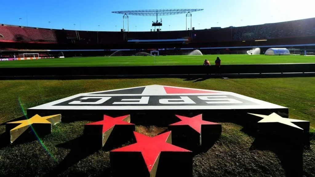 Dívida do São Paulo ultrapassa R$ 1 bilhão, revela conselheiro à CNN Dívida do São Paulo ultrapassa R$ 1 bilhão, revela conselheiro à CNN