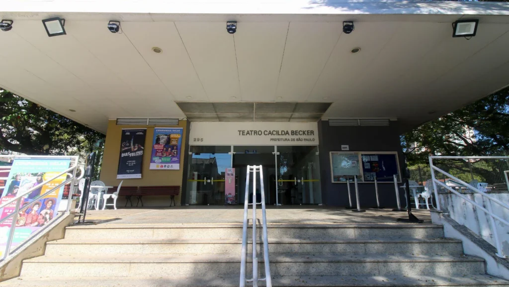 Reabertura do Teatro Cacilda Becker traz nova cena cultural à Lapa