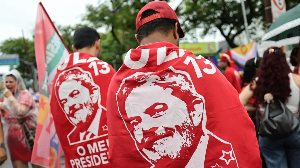 Sambistas organizam ato em São Paulo para apoiar Lula e defender a democracia Sambistas organizam ato em São Paulo para apoiar Lula e defender a democracia