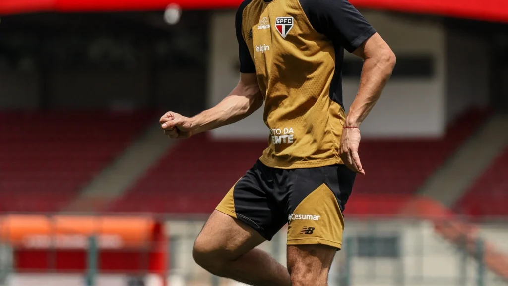 São Paulo acelera recuperação de Calleri e Luciano para duelo contra Vasco São Paulo acelera recuperação de Calleri e Luciano para duelo contra Vasco