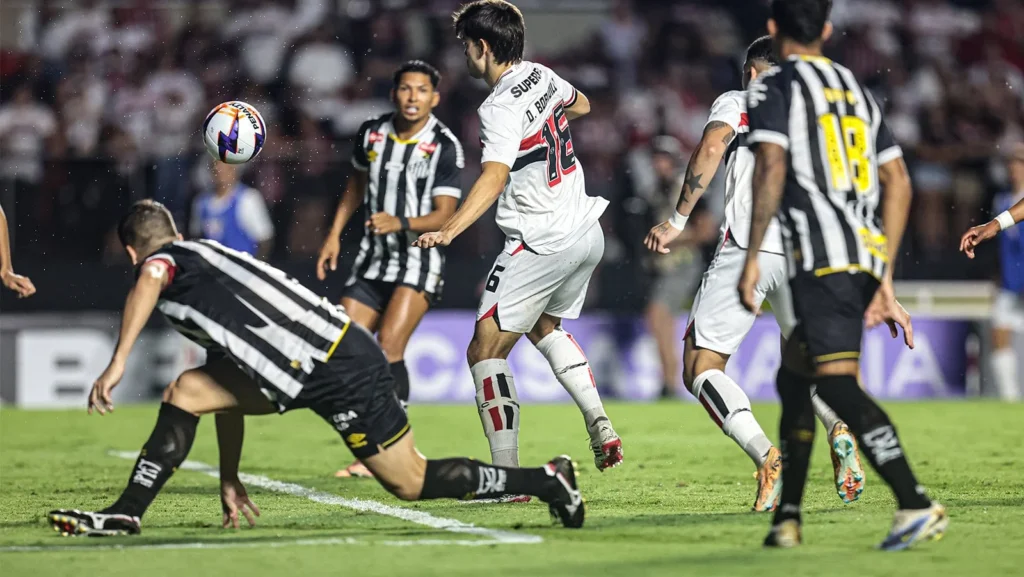 São Paulo e Santos podem ganhar com título do Palmeiras e Atlético-MG na Libertadores e Sul-Americana São Paulo e Santos podem ganhar com título do Palmeiras e Atlético-MG na Libertadores e Sul-American