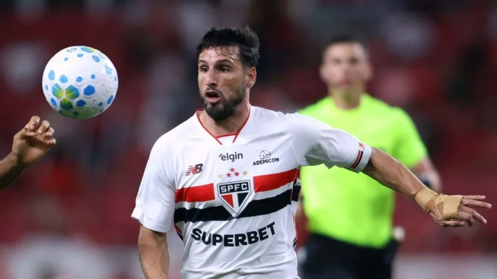 São Paulo Repete Erros e Cai por 2 a 0 para Cruzeiro no Mineirão