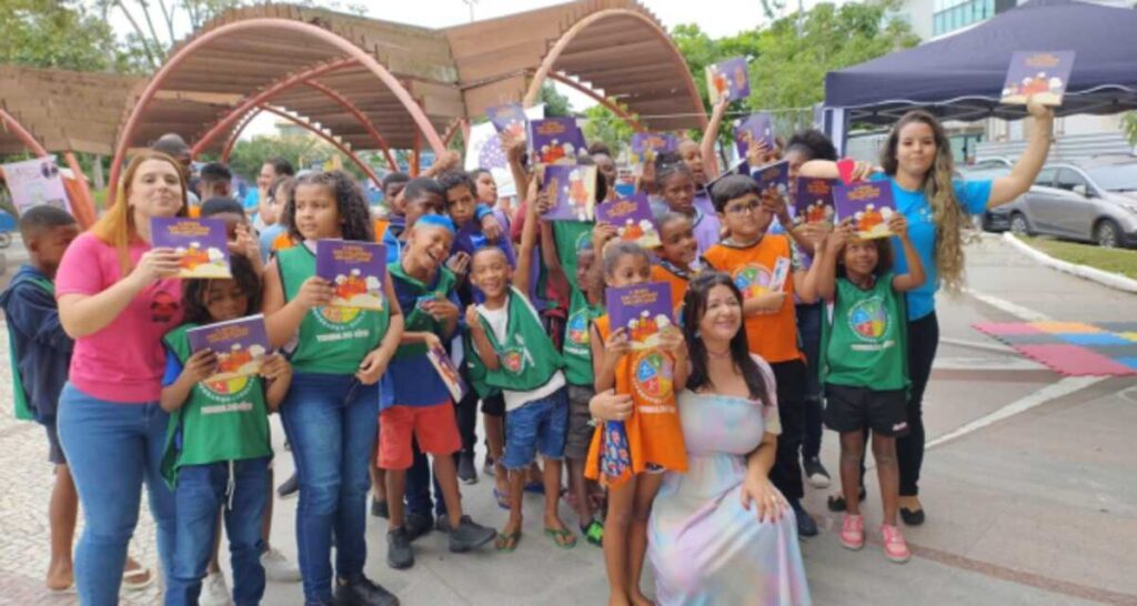 Festa Literária de Cabo Frio Completa 10 Anos com Celebrations e Lançamentos Imagem do artigo