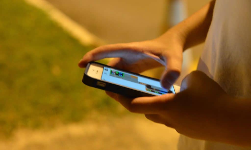 Adolescentes no Mundo Digital: Ensino Integral como Caminho para Aprendizado Amplo Adolescentes no Mundo Digital: Ensino Integral como Caminho para Aprendizado Amplo