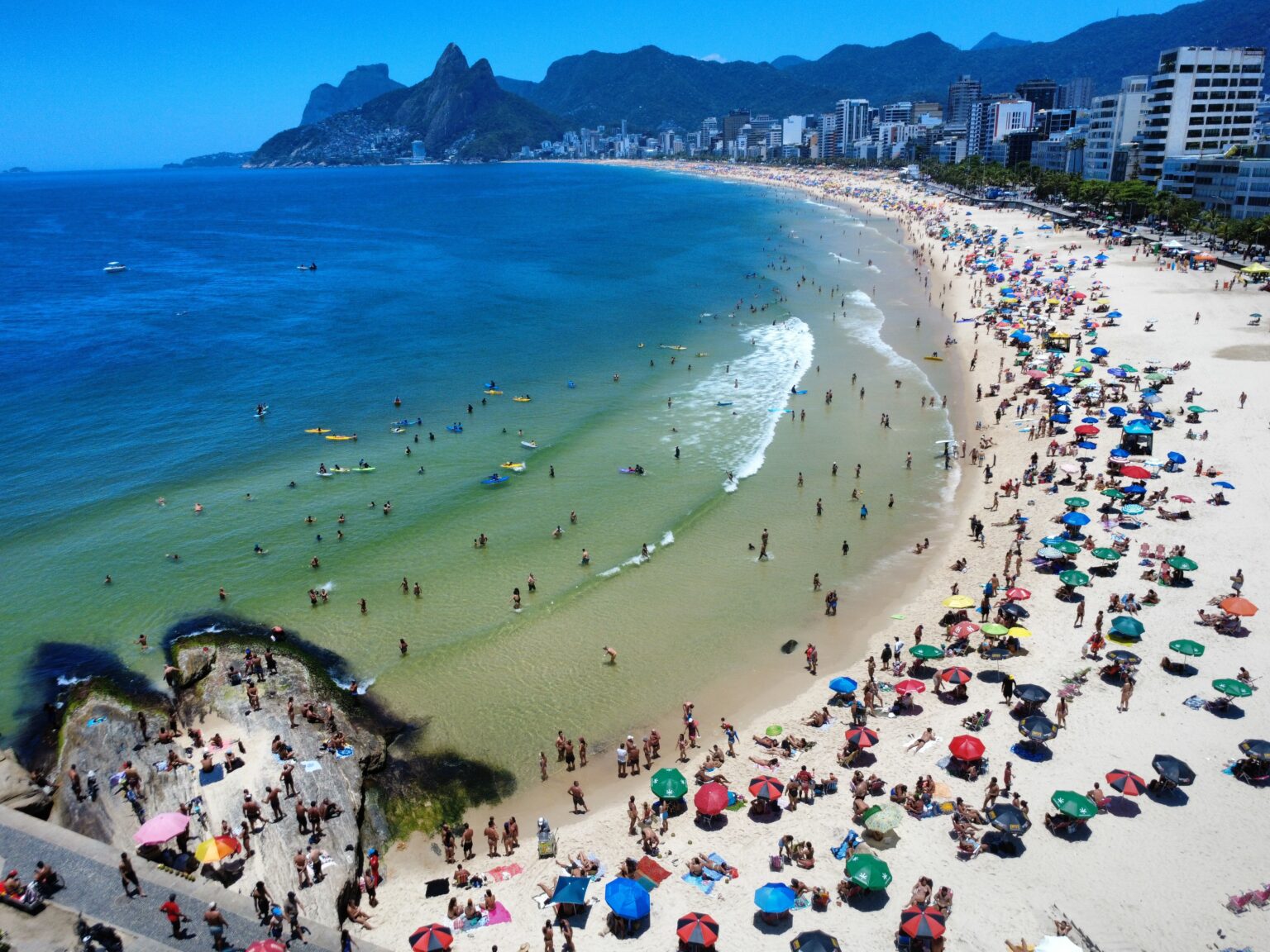 Alerta da Secretaria de Saúde do Rio: Calor Excessivo Afeta 92 Municípios Neste Natal Alerta da Secretaria de Saúde do Rio: Calor Excessivo Afeta 92 Municípios Neste Natal
