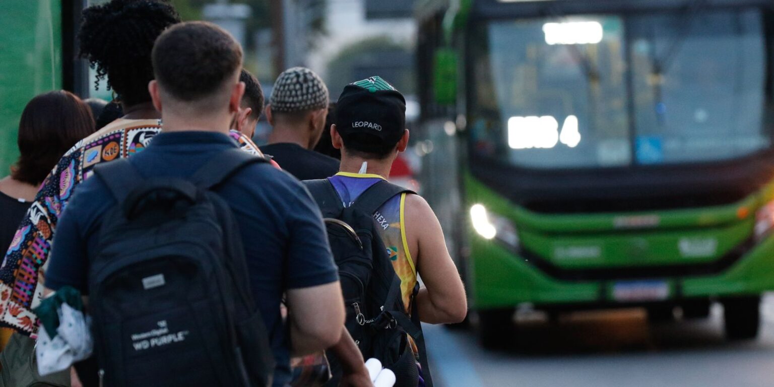 Aumento da Tarifa de Ônibus no Rio: Passagem Sobe para R$ 5 a Partir de Domingo Aumento da Tarifa de Ônibus no Rio: Passagem Sobe para R$ 5 a Partir de Domingo