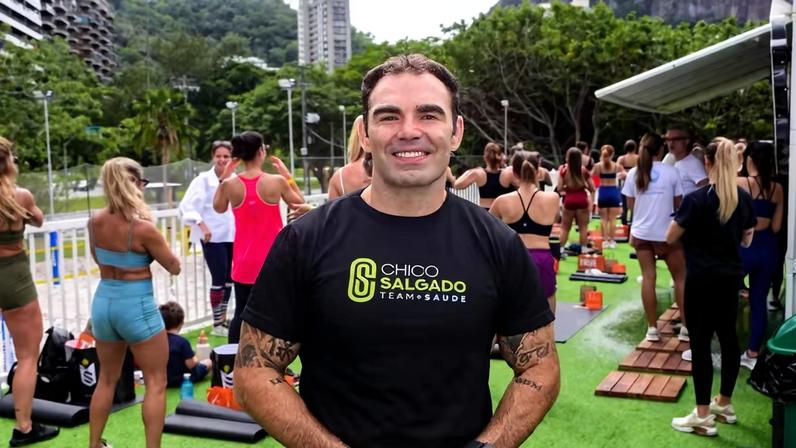Chico Salgado Realiza Aula Especial de Fim de Ano no Rio de Janeiro – Uma Celebração de Conexão e Bem-Estar Chico Salgado Realiza Aula Especial de Fim de Ano no Rio de Janeiro – Uma Celebração de Conexão e Be
