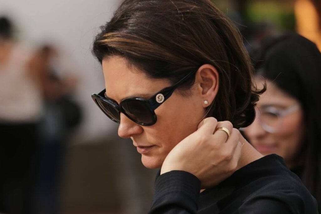 Saúde em Foco: Michelle Bolsonaro Se Afastará do PL Após Problemas de Saúde Imagem do artigo