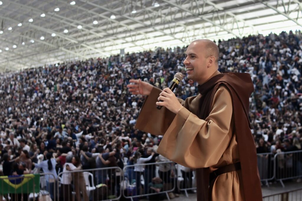Frei Gilson Faz Show Gratuito em João Pessoa Neste Sábado: Celebrações Imperdíveis Frei Gilson Faz Show Gratuito em João Pessoa Neste Sábado: Celebrações Imperdíveis