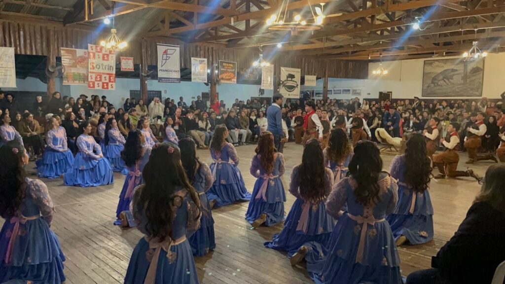 CTGs Levarão Cultura Gaúcha às Escolas do RS em 2026 | Iniciativa Revolucionária Imagem do artigo