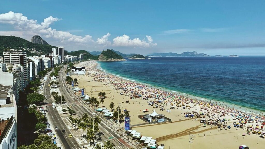 Réveillon no Rio: Impacto Econômico de R$ 3 Bilhões e Ocupação Hoteleira de 85% Réveillon no Rio: Impacto Econômico de R$ 3 Bilhões e Ocupação Hoteleira de 85%