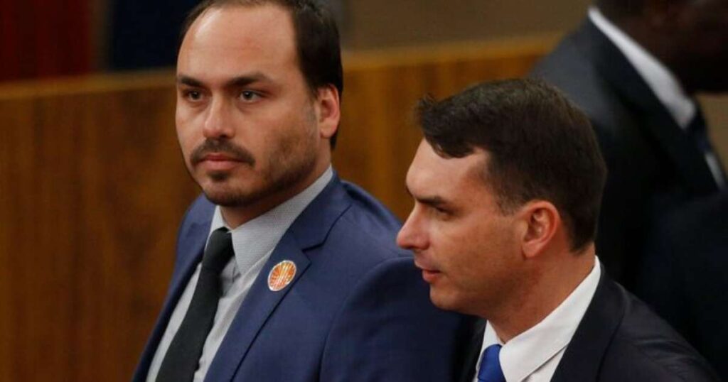 Carlos Bolsonaro Confirma Candidatura ao Senado em Santa Catarina Apesar de Flávio Disputar a Presidência Imagem do artigo