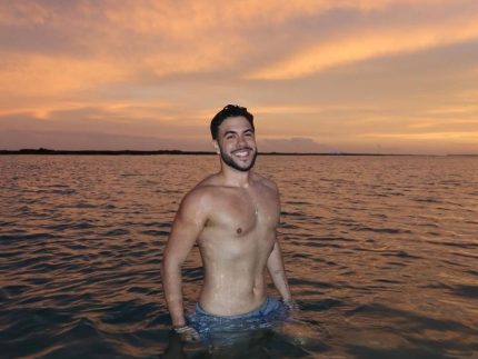 Álvaro Xaro defende Justin Bieber e ironiza críticas sobre show no Rio Álvaro Xaro defende Justin Bieber e ironiza críticas sobre show no Rio