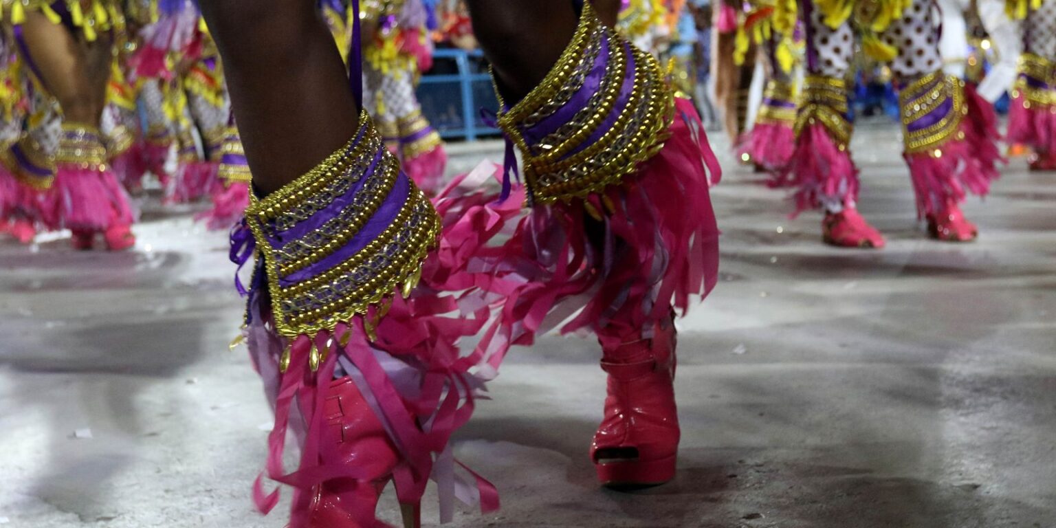 Cuidados Essenciais na Busca pela Estética no Carnaval: Mantenha sua Saúde em Primeiro Lugar Cuidados Essenciais na Busca pela Estética no Carnaval: Mantenha sua Saúde em Primeiro Lugar