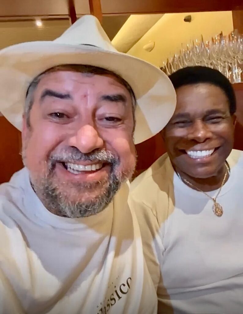 Desistência de Neguinho da Beija-Flor ao Senado: Apoio a Benedita e a Reunião do PT Desistência de Neguinho da Beija-Flor ao Senado: Apoio a Benedita e a Reunião do PT