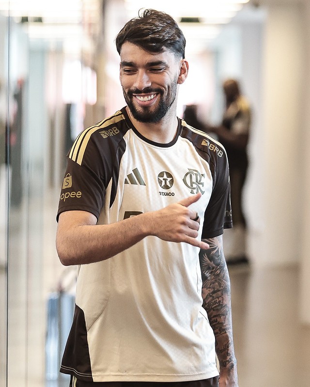 Flamengo Anuncia Lista para a Supercopa com Retorno de Paquetá