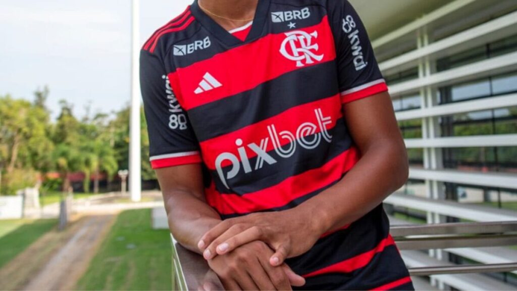 Flamengo Anuncia Primeiro Reforço para a Temporada 2026: Confira Vitão