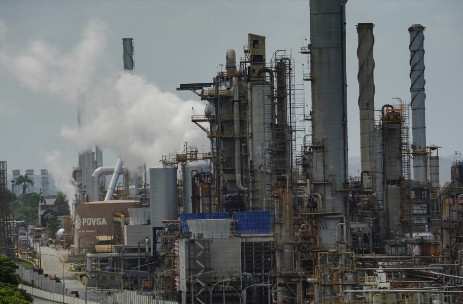 Petróleo Se Valoriza Mais de 1% em Reação ao Conflito na Venezuela Petróleo Se Valoriza Mais de 1% em Reação ao Conflito na Venezuela