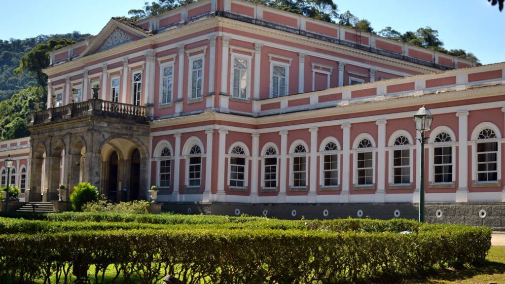 Petrópolis: A Cidade Imperial do Rio que Encanta Turistas Petrópolis: A Cidade Imperial do Rio que Encanta Turistas