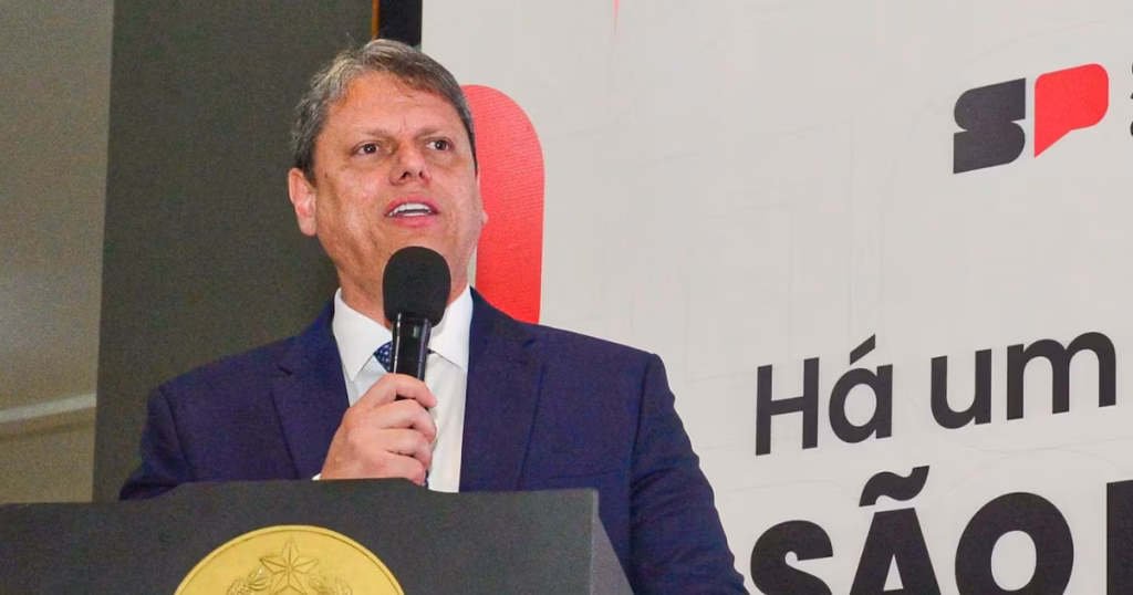 Tarcísio de Freitas Elogia Nikolas Ferreira e Critica Crise Moral